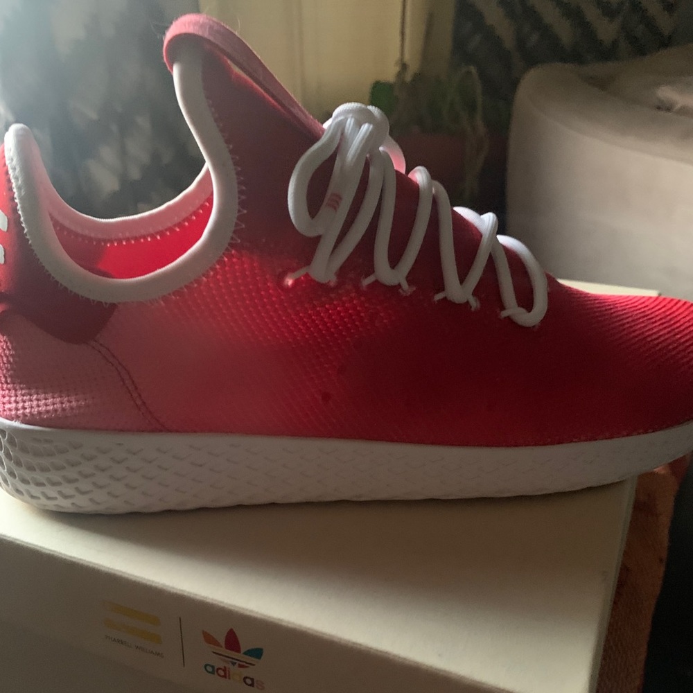 Pharell adida 9.5